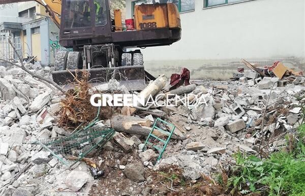 Πως ο Δήμος Παύλου Μελά «ΑΝΑΚΥΚΛΩΣΕ» ένα παράνομο κτίσμα μετά την κατεδάφιση του