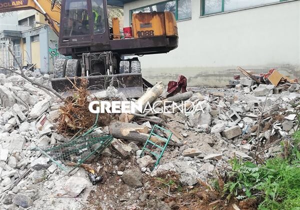 Πως ο Δήμος Παύλου Μελά «ΑΝΑΚΥΚΛΩΣΕ» ένα παράνομο κτίσμα μετά την κατεδάφιση του