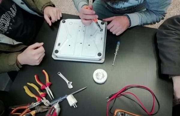 Καφές και ταυτόχρονη επισκευή ηλεκτροσυσκευών, με στόχο την κυκλική οικονομία