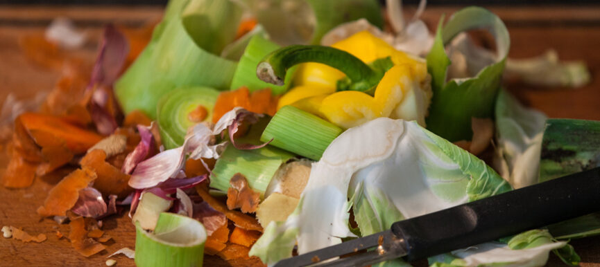 Τεράστια σπατάλη τροφίμων: 88 εκατ. τόνοι τροφής καταλήγουν στα σκουπίδια ετησίως στην ΕΕ