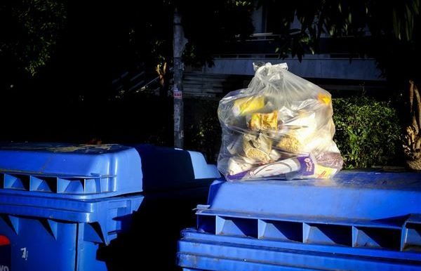 ΤΑ ΑΠΟΡΡΙΜΜΑΤΑ ΔΕΝ ΕΙΝΑΙ ΣΚΟΥΠΙΔΙΑ - ΤΙ ΠΡΕΠΕΙ ΝΑ ΚΑΝΕΙ ΑΠΟ ΙΟΥΛΙΟ Η ΕΛΛΑΔΑ