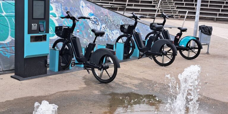 Ο Δήμος Θέρμης πρωτοπορεί: Δωρεάν χρήση ηλεκτρικών ποδηλάτων σε κατοίκους και επισκέπτες