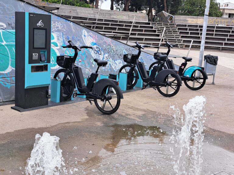 Ο Δήμος Θέρμης πρωτοπορεί: Δωρεάν χρήση ηλεκτρικών ποδηλάτων σε κατοίκους και επισκέπτες